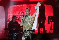 Robbie Williams On Stage